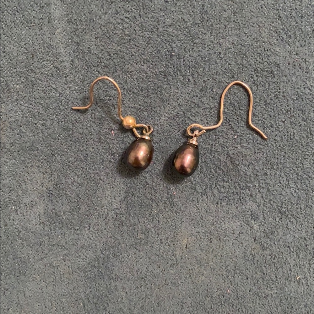Genuine black pearl earrings